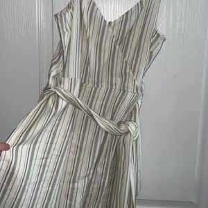 romper the bottoms are like a skirt/ shorts!